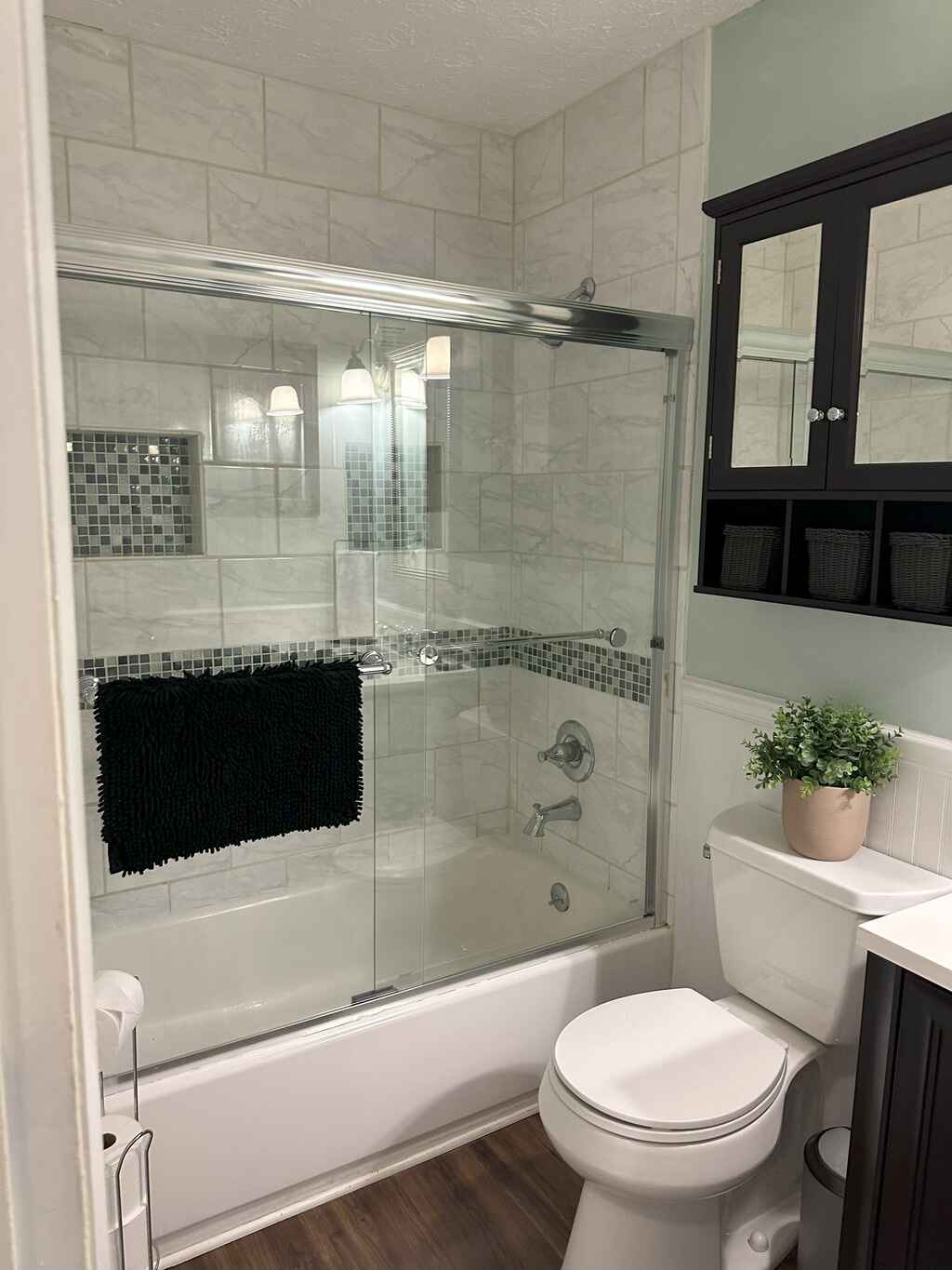 Second bathroom amenities